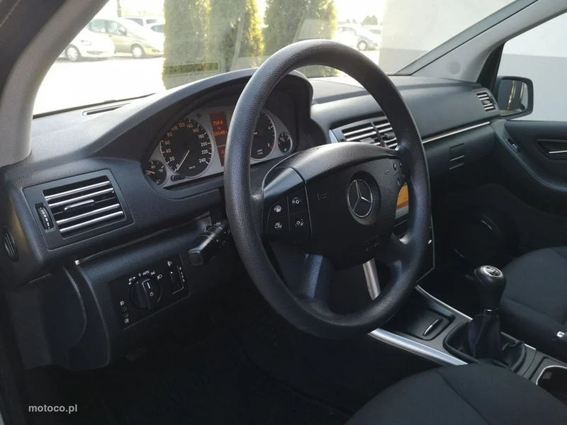 Mercedes-Benz Klasa B W245 B 180 12