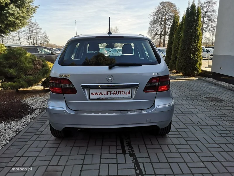 Mercedes-Benz Klasa B W245 B 180 7
