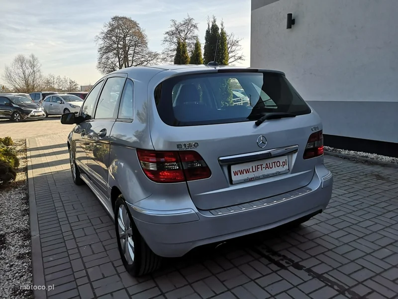 Mercedes-Benz Klasa B W245 B 180 8