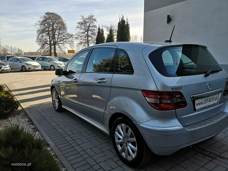 Mercedes-Benz Klasa B W245 B 180 9