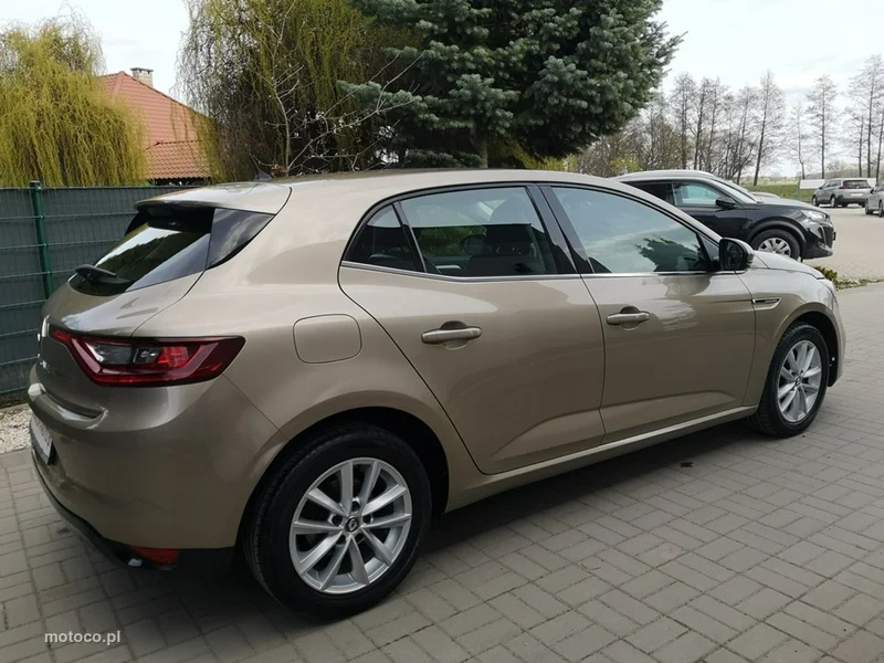 Renault Megane IV 5