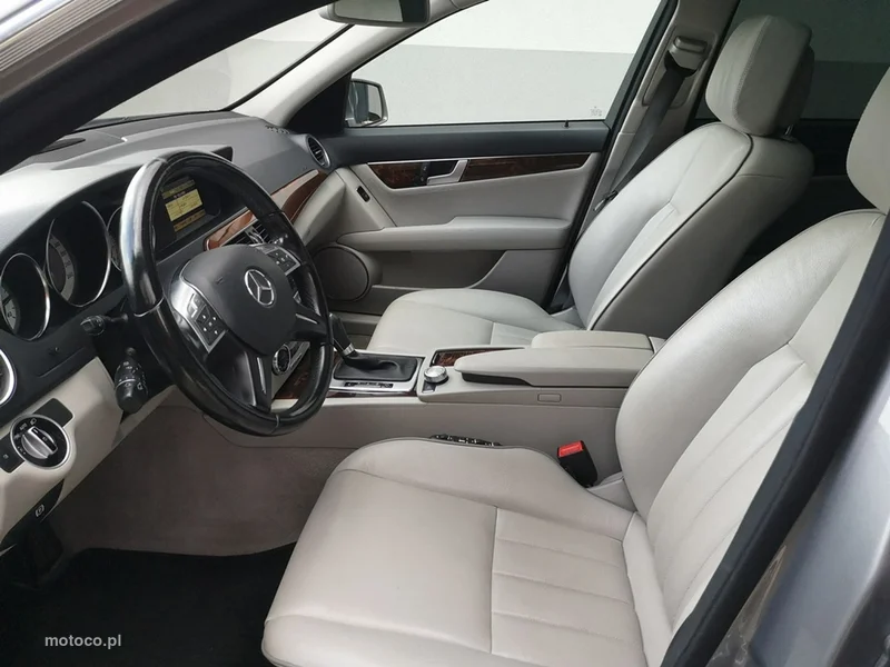 Mercedes-Benz Klasa C W204 C 200 17