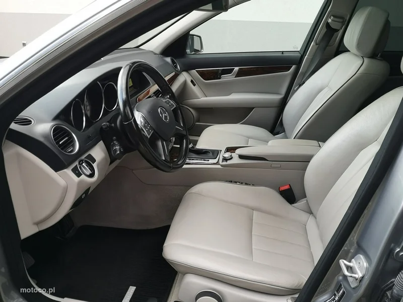 Mercedes-Benz Klasa C W204 C 200 18