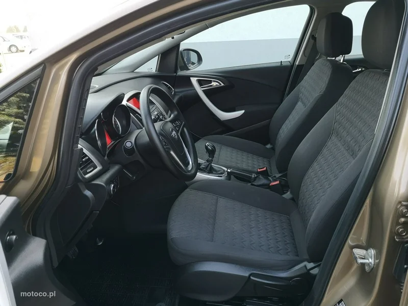 Opel Astra J 16