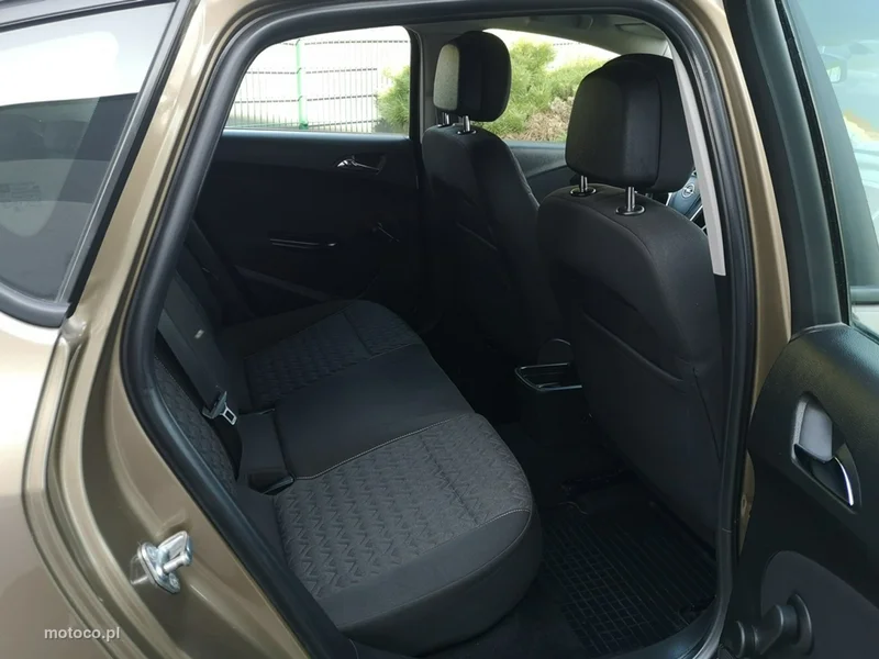 Opel Astra J 18