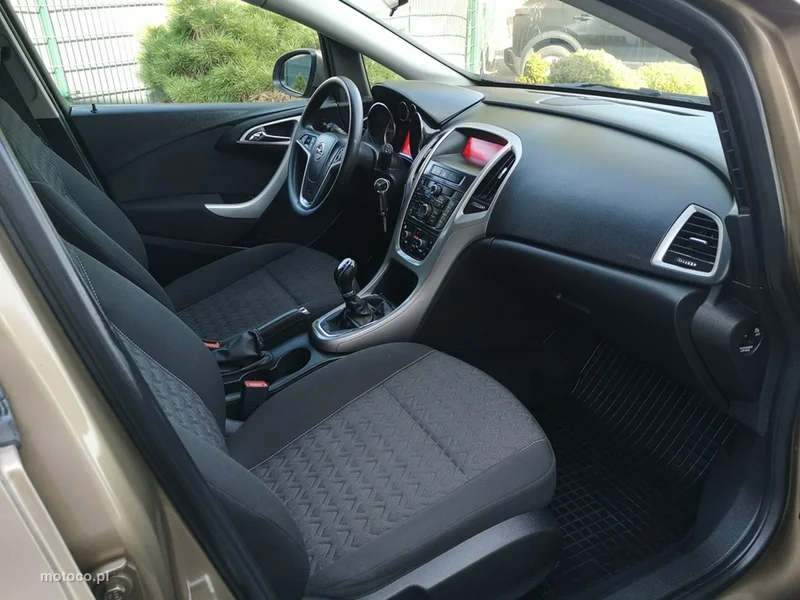 Opel Astra J 19