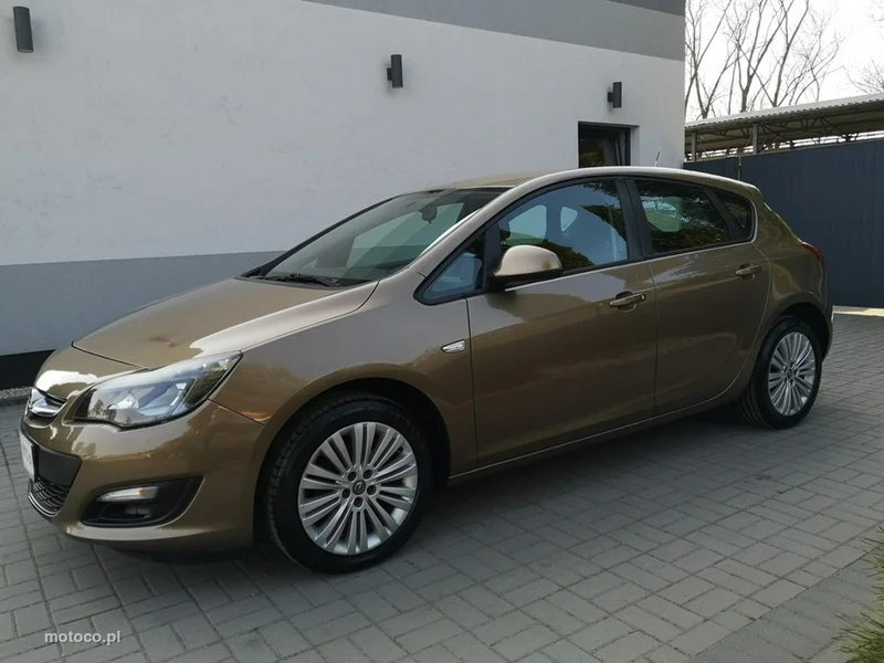 Opel Astra J 10