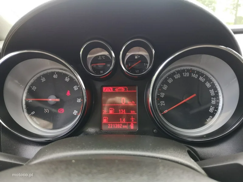 Opel Astra J 13