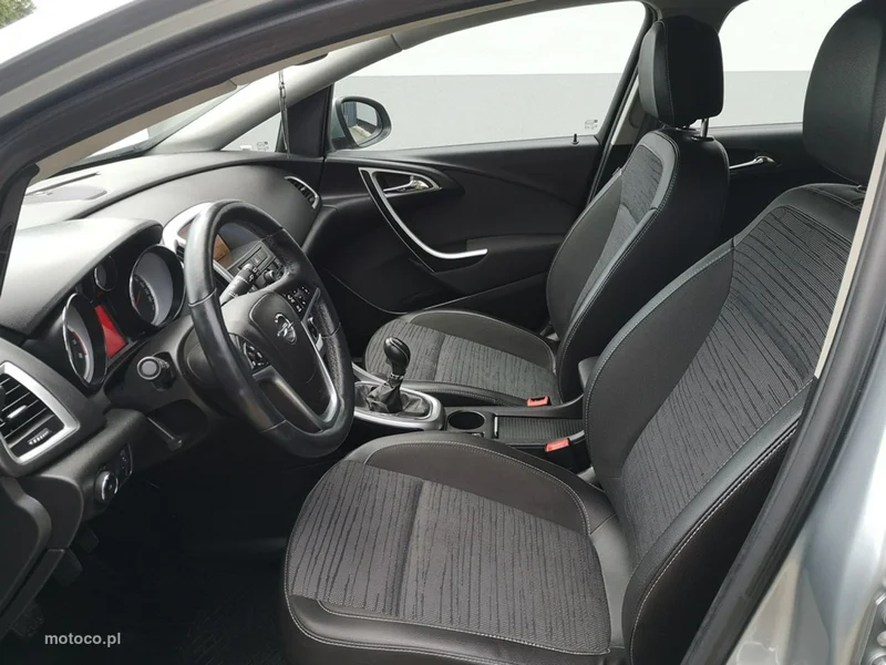 Opel Astra J 17