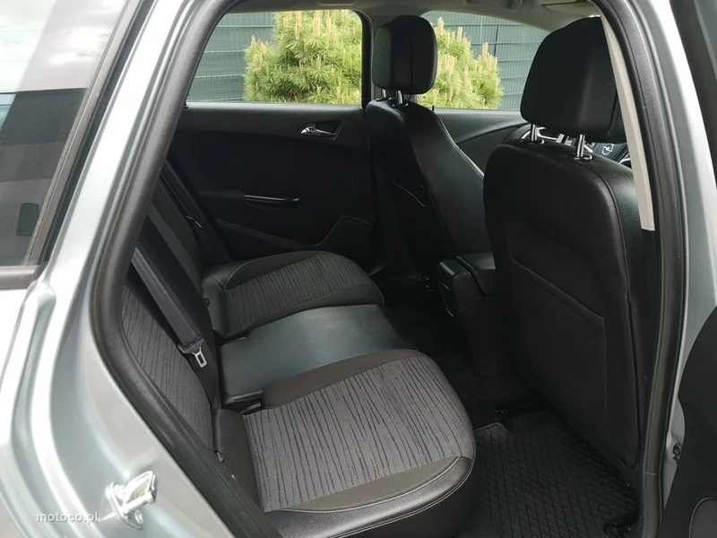 Opel Astra J 19