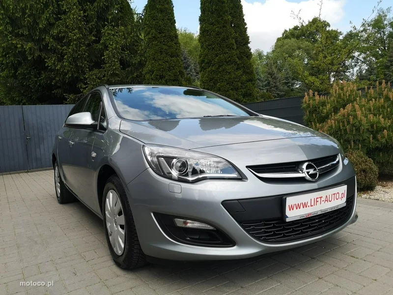 Opel Astra J 3