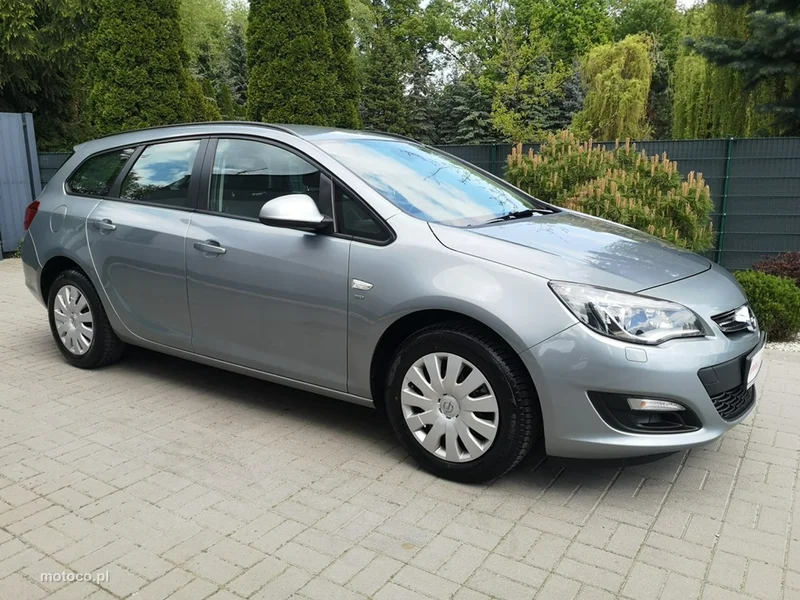 Opel Astra J 4
