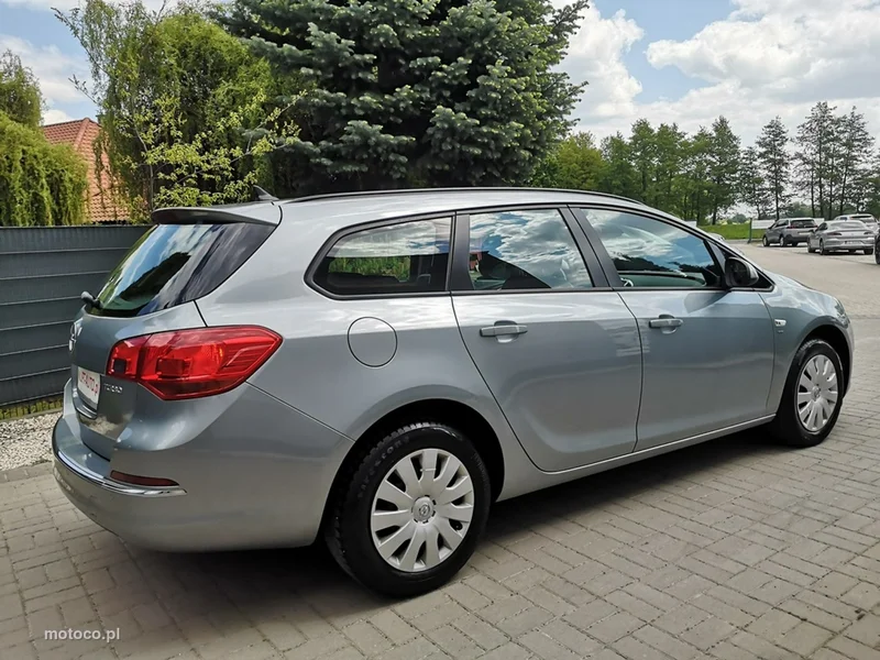 Opel Astra J 5