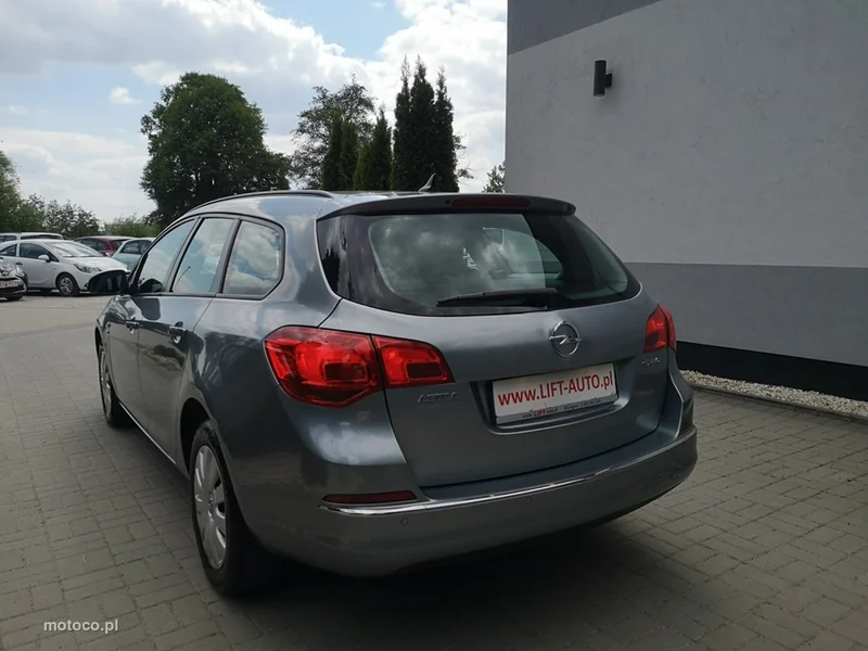 Opel Astra J 8