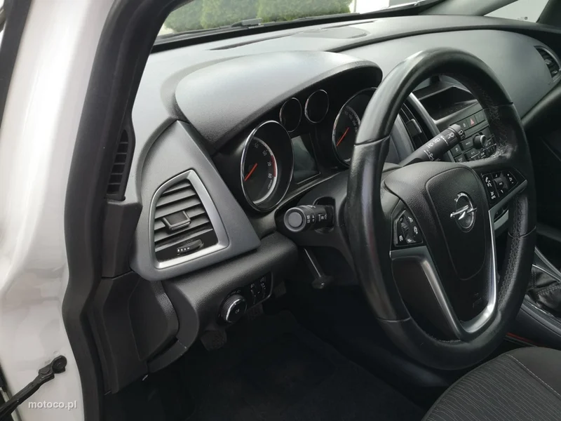 Opel Astra J 12