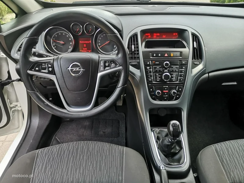 Opel Astra J 16