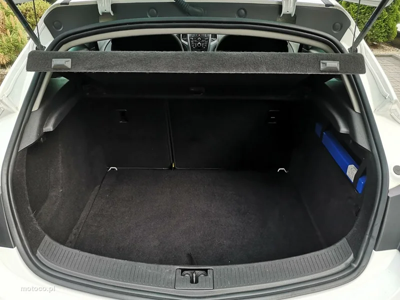 Opel Astra J 21