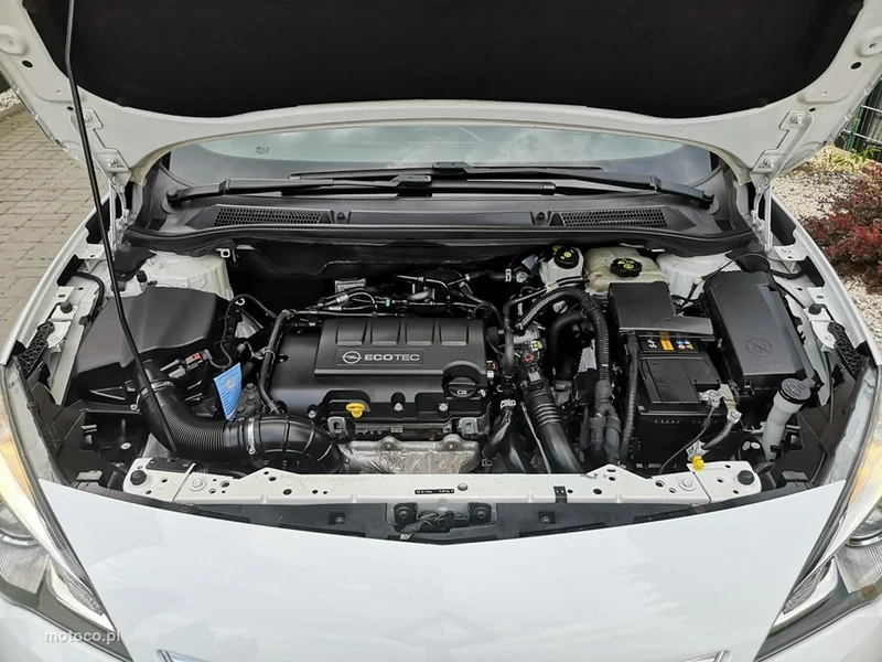 Opel Astra J 24