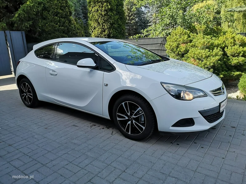 Opel Astra J 4