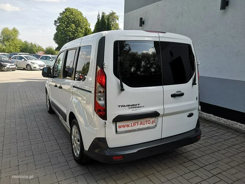 Ford Transit Connect 8