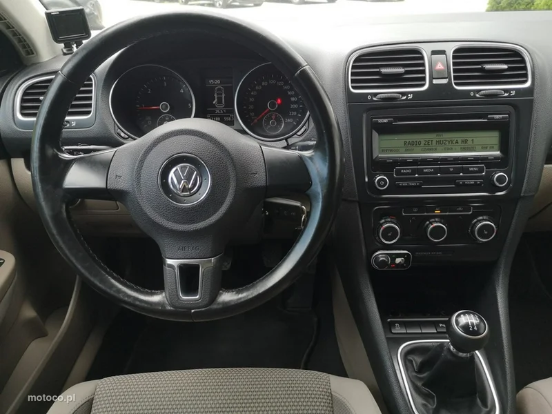 Volkswagen Golf VI 15
