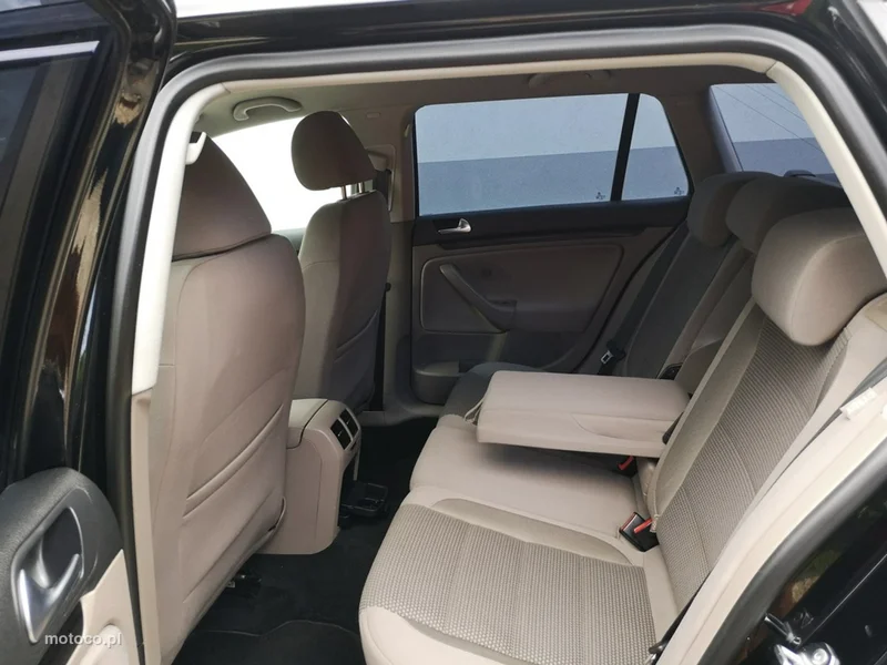 Volkswagen Golf VI 17