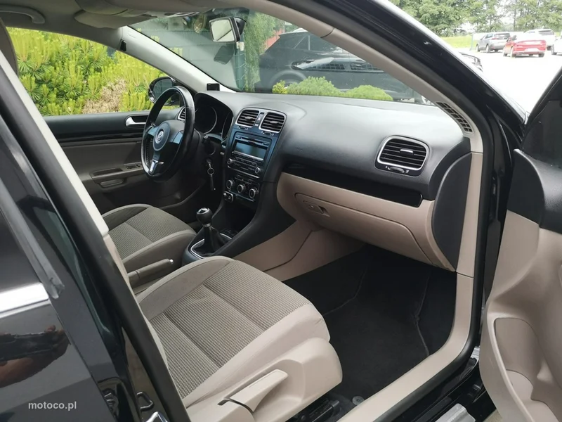 Volkswagen Golf VI 19