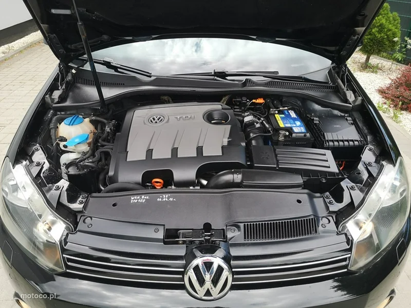 Volkswagen Golf VI 23