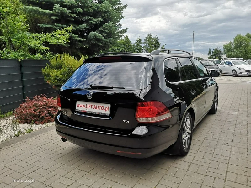 Volkswagen Golf VI 6