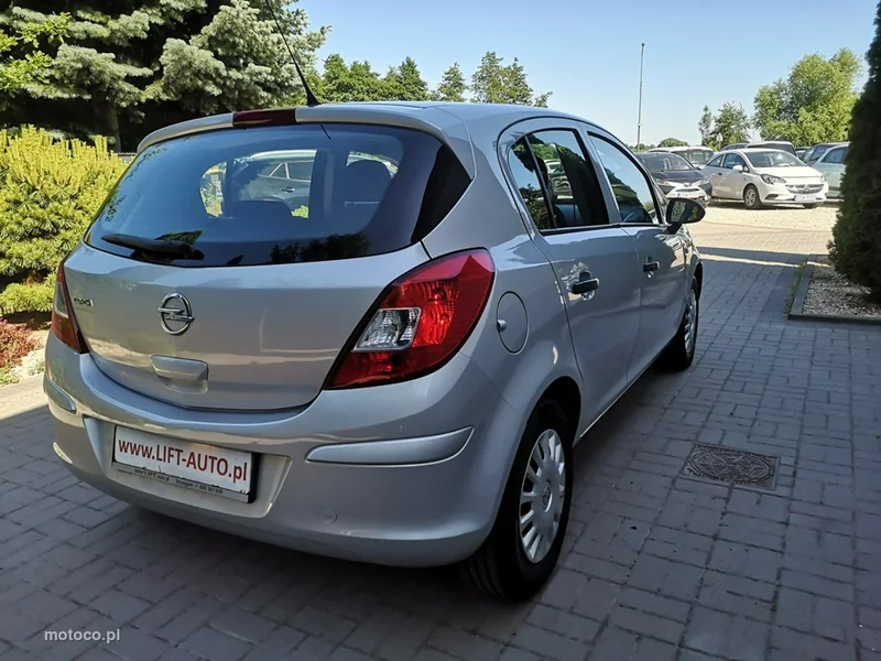 Opel Corsa D 6