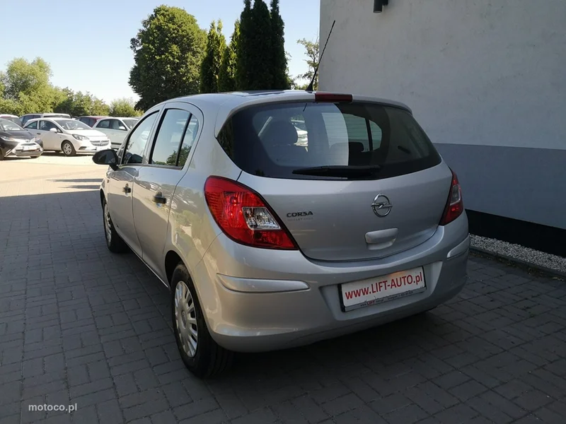Opel Corsa D 8