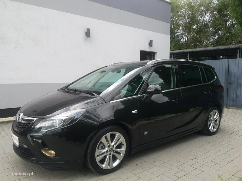 Opel Zafira C Tourer 11