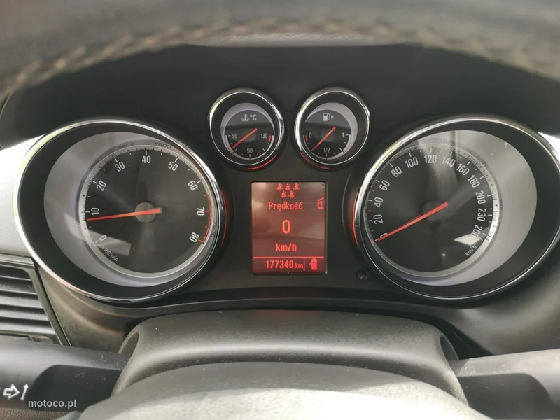 Opel Zafira C Tourer 14
