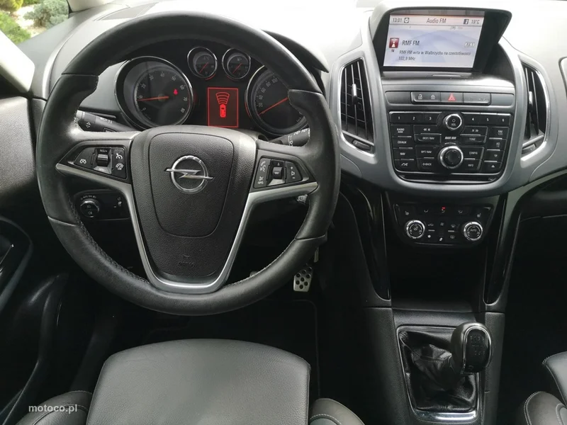 Opel Zafira C Tourer 17