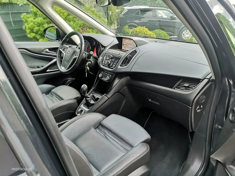 Opel Zafira C Tourer 23