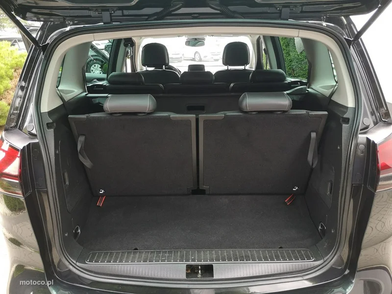Opel Zafira C Tourer 24