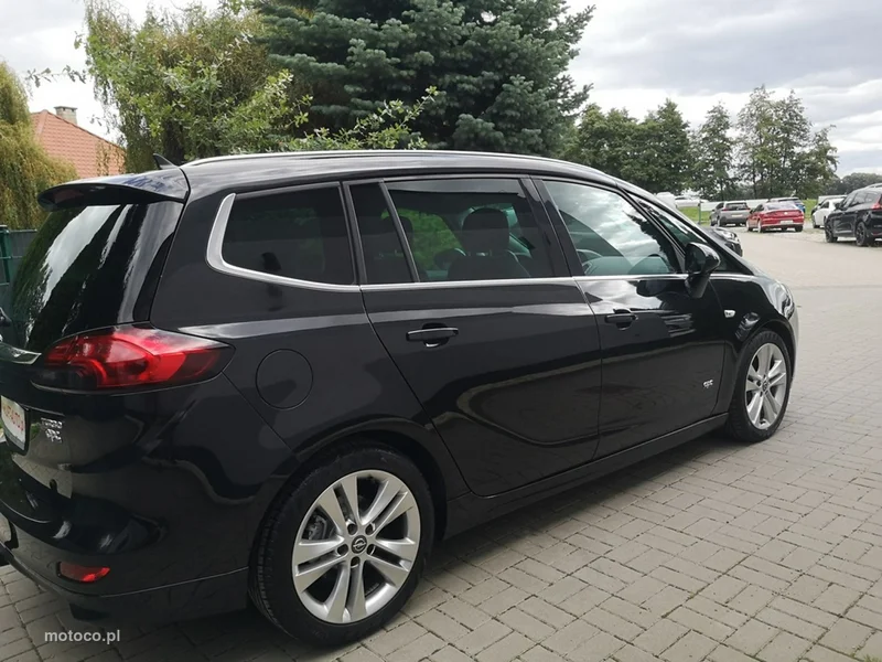Opel Zafira C Tourer 5