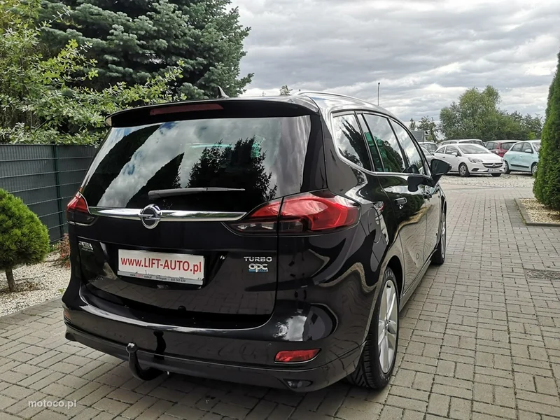 Opel Zafira C Tourer 6