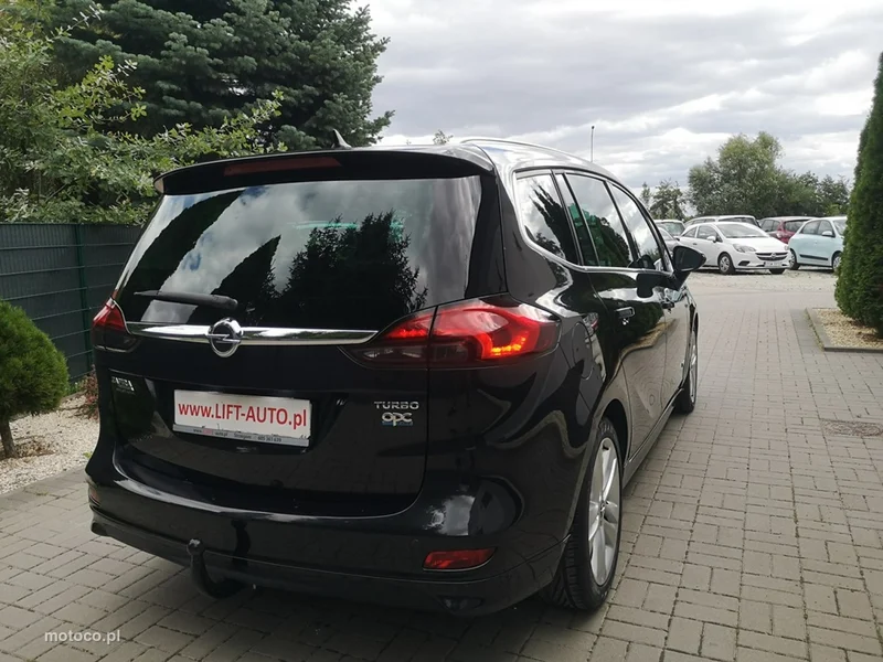 Opel Zafira C Tourer 7