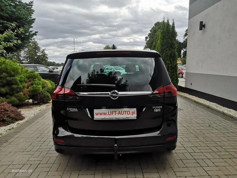 Opel Zafira C Tourer 8