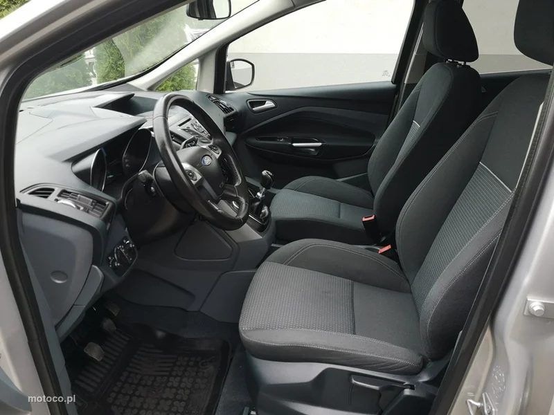 Ford C-Max II 17
