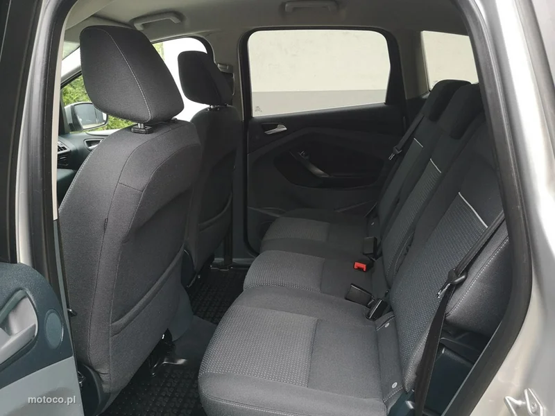 Ford C-Max II 18
