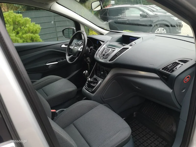 Ford C-Max II 21
