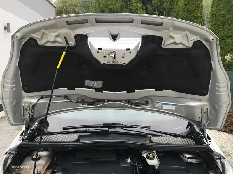 Ford C-Max II 23