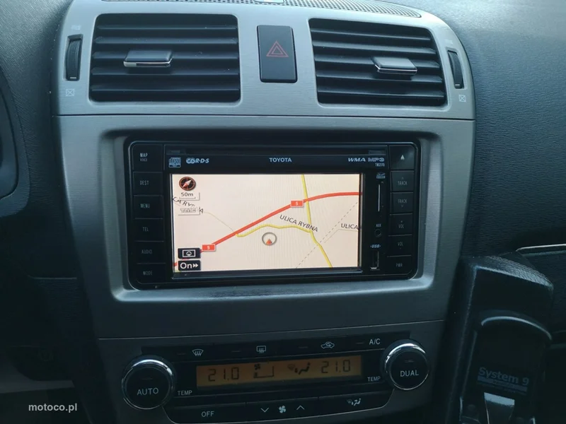 Toyota Avensis T27 15