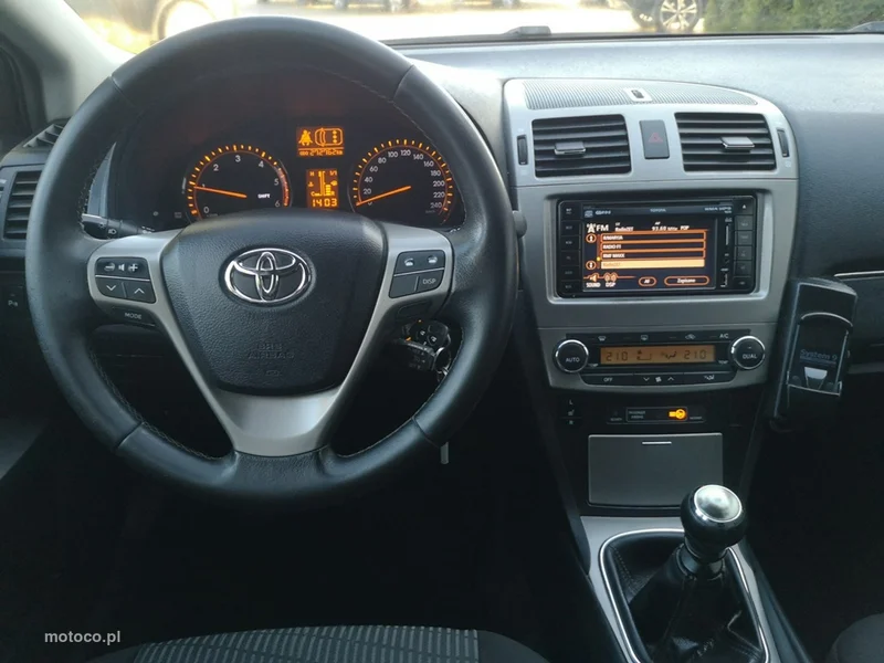 Toyota Avensis T27 16