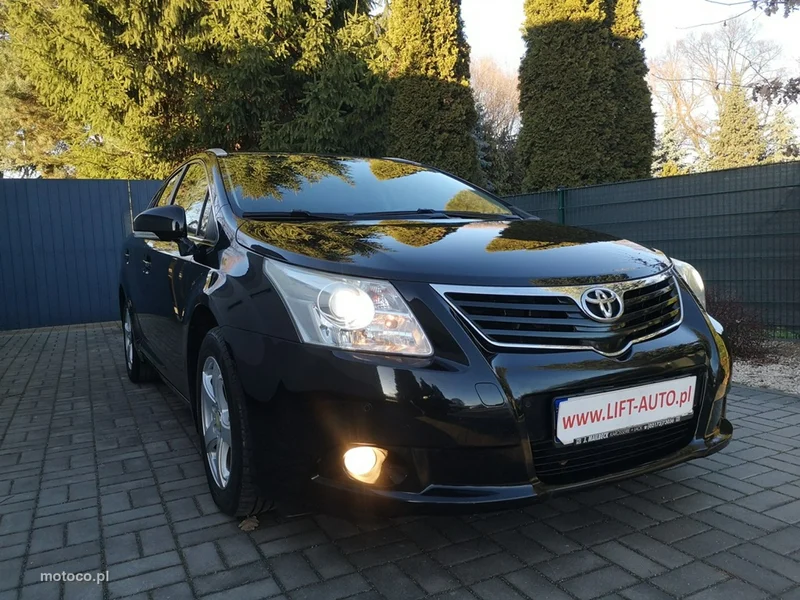 Toyota Avensis T27 3