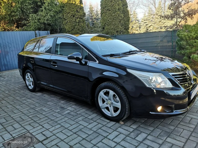 Toyota Avensis T27 4