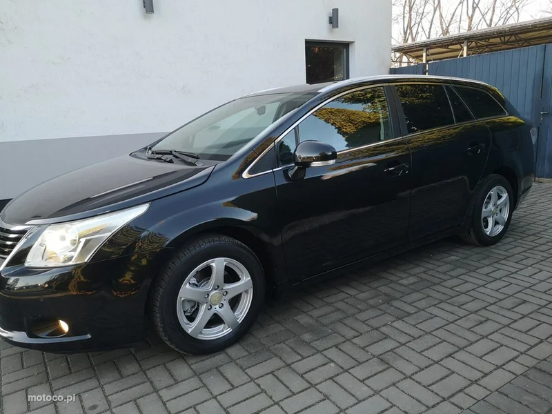 Toyota Avensis T27 10