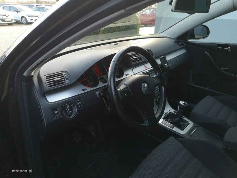 Volkswagen Passat B6 12